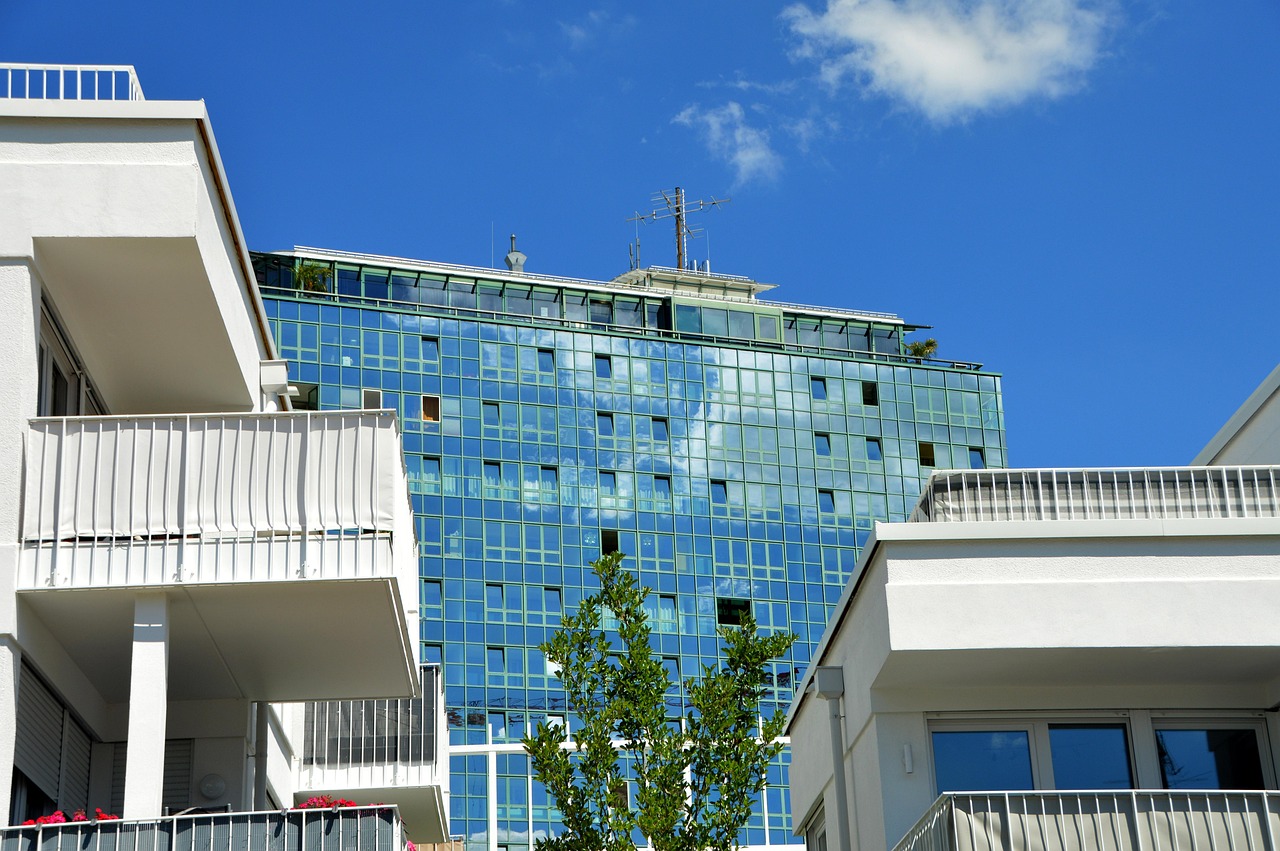 杭州城西银泰疫情，城市应对与市民生活的影响