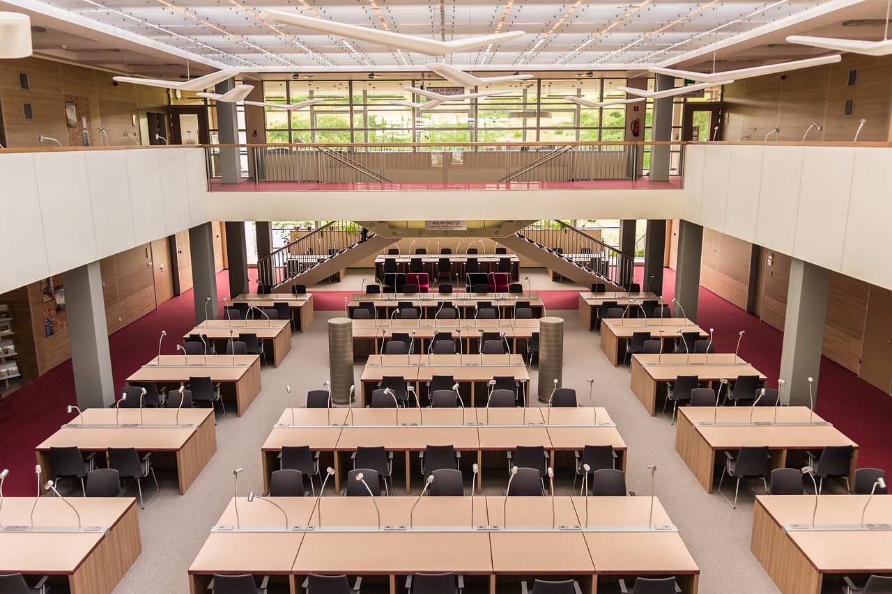 大连大学城的学子们，我们共同为庄河加油！